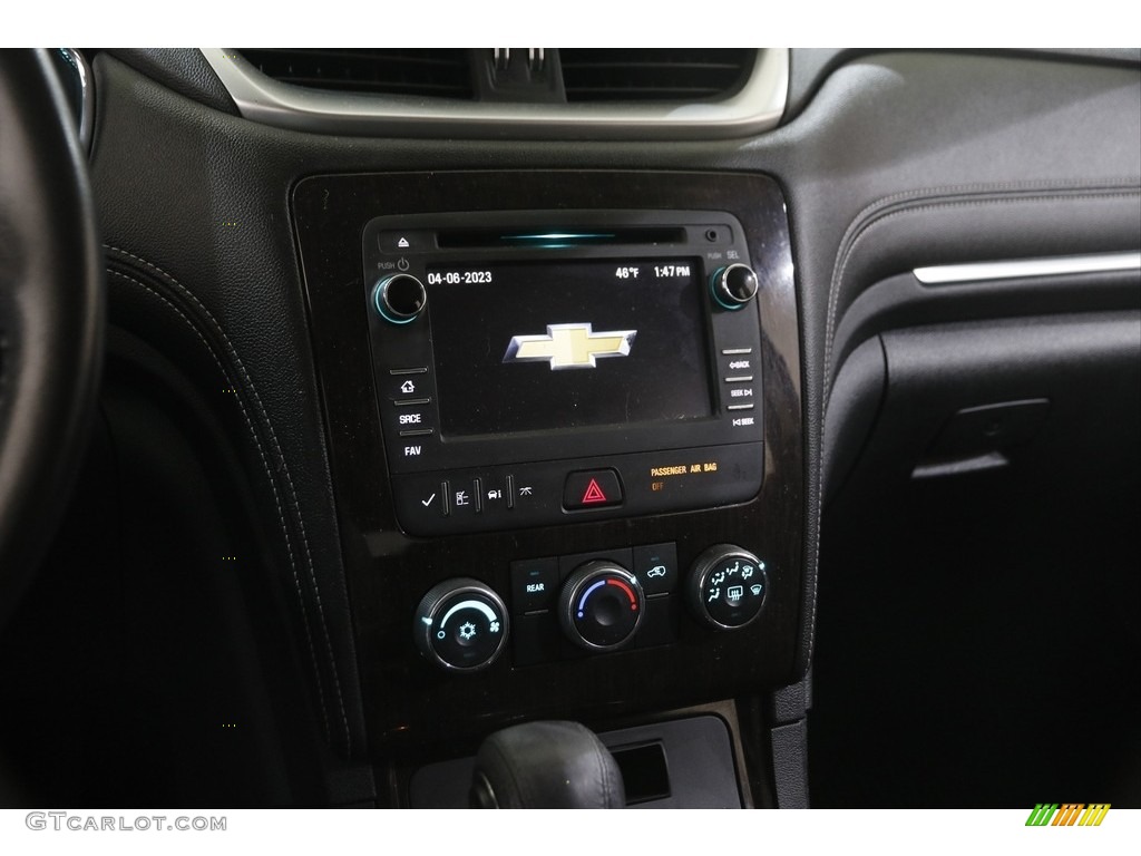 2017 Traverse LT - Summit White / Ebony photo #9