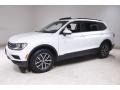 Pure White - Tiguan SE 4MOTION Photo No. 3