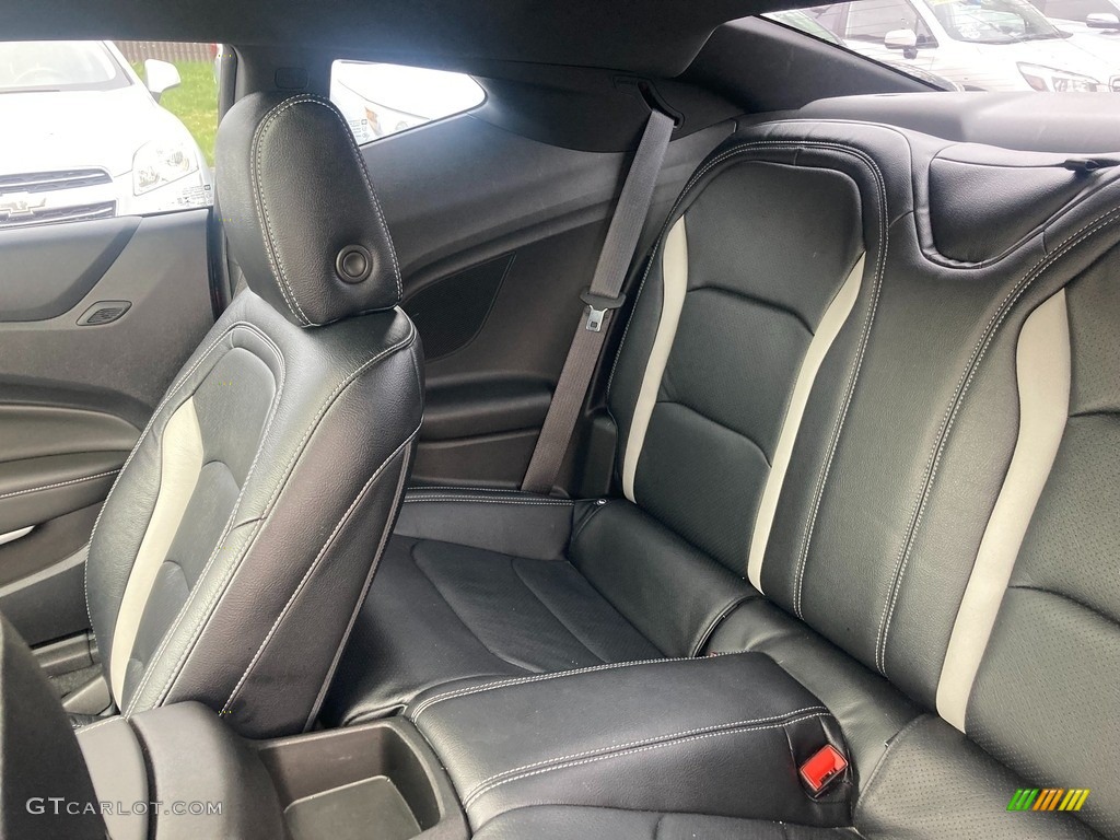 2021 Chevrolet Camaro LT1 Coupe Rear Seat Photos