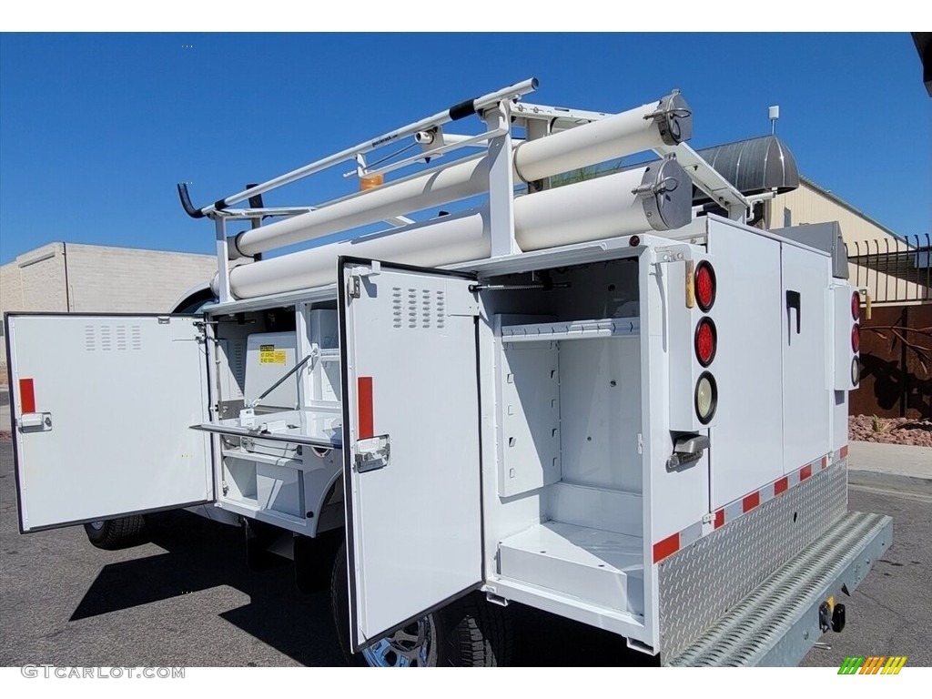 2011 Silverado 3500HD Regular Cab 4x4 Chassis - Summit White / Dark Titanium photo #16