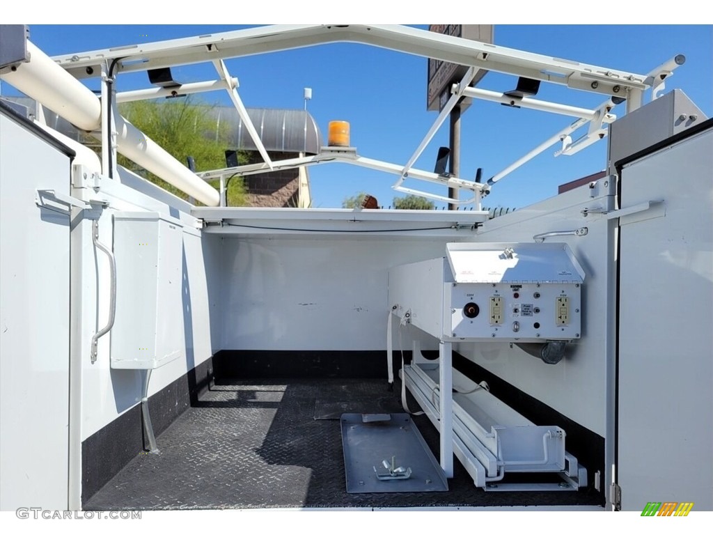 2011 Silverado 3500HD Regular Cab 4x4 Chassis - Summit White / Dark Titanium photo #20