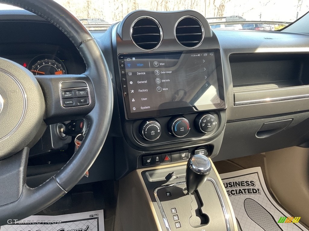 2015 Patriot Latitude 4x4 - Bright White / Dark Slate Gray/Light Pebble Beige photo #5