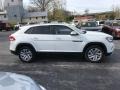 Pure White - Atlas Cross Sport SE 4Motion Photo No. 5