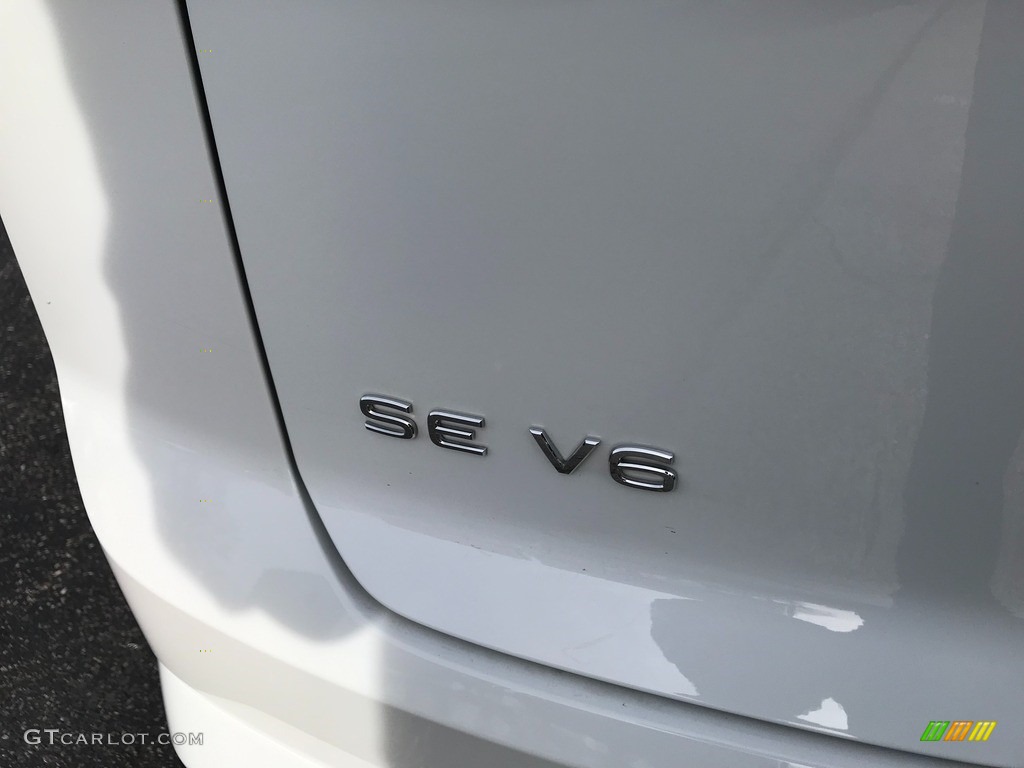 2022 Atlas Cross Sport SE 4Motion - Pure White / Dark Beige/Titan Black photo #11