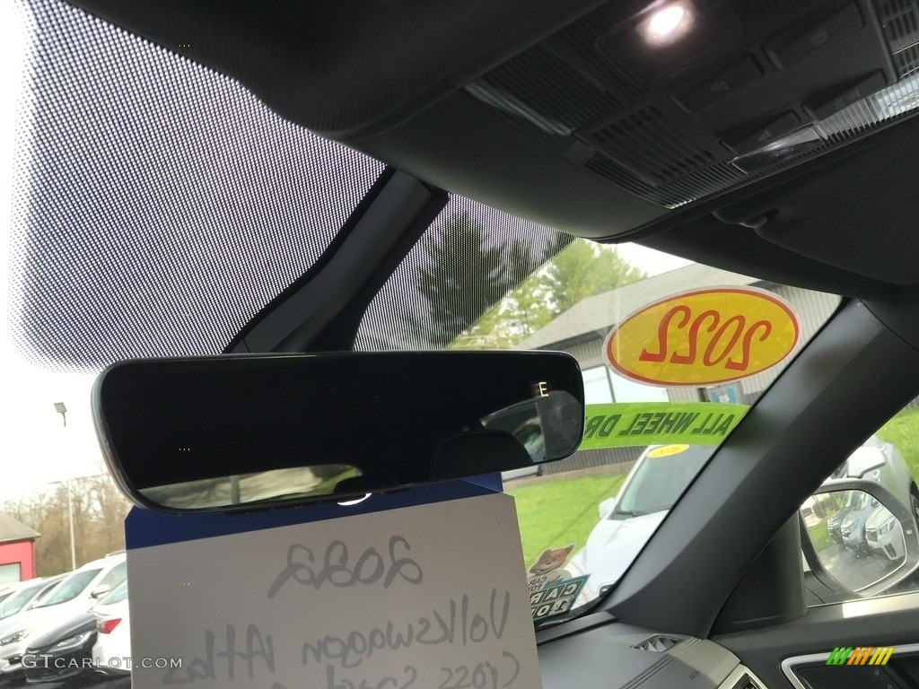 2022 Atlas Cross Sport SE 4Motion - Pure White / Dark Beige/Titan Black photo #27