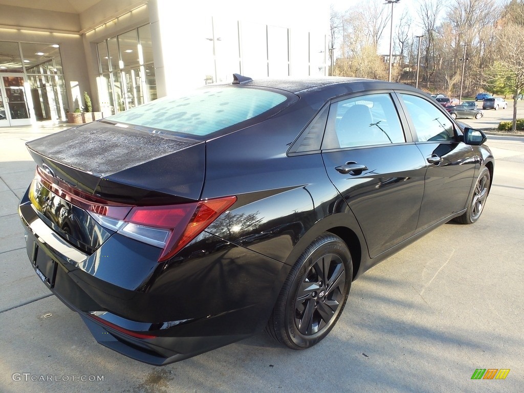 2022 Elantra SEL - Black / Gray photo #2