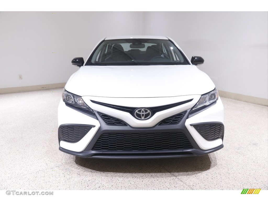 2021 Camry SE Nightshade - Super White / Black photo #2