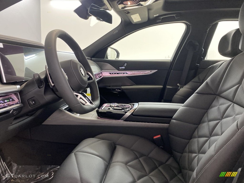 2023 BMW 7 Series 740i Sedan Front Seat Photos