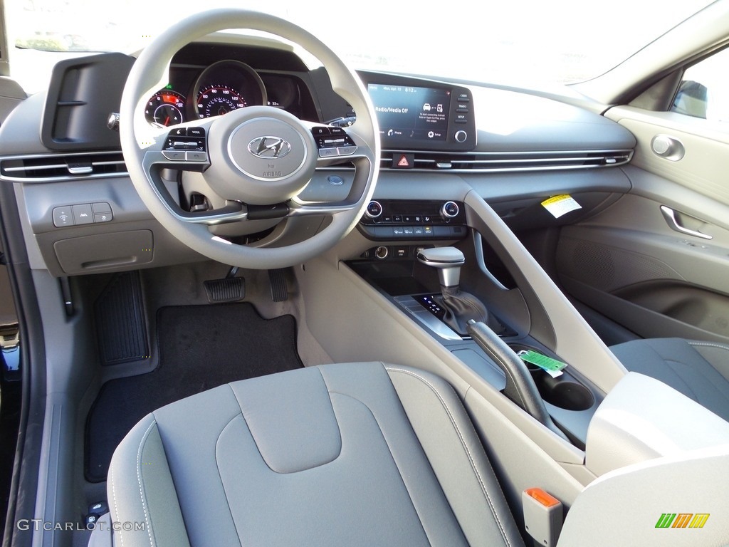 Medium Gray Interior 2023 Hyundai Elantra SEL Photo #145910600