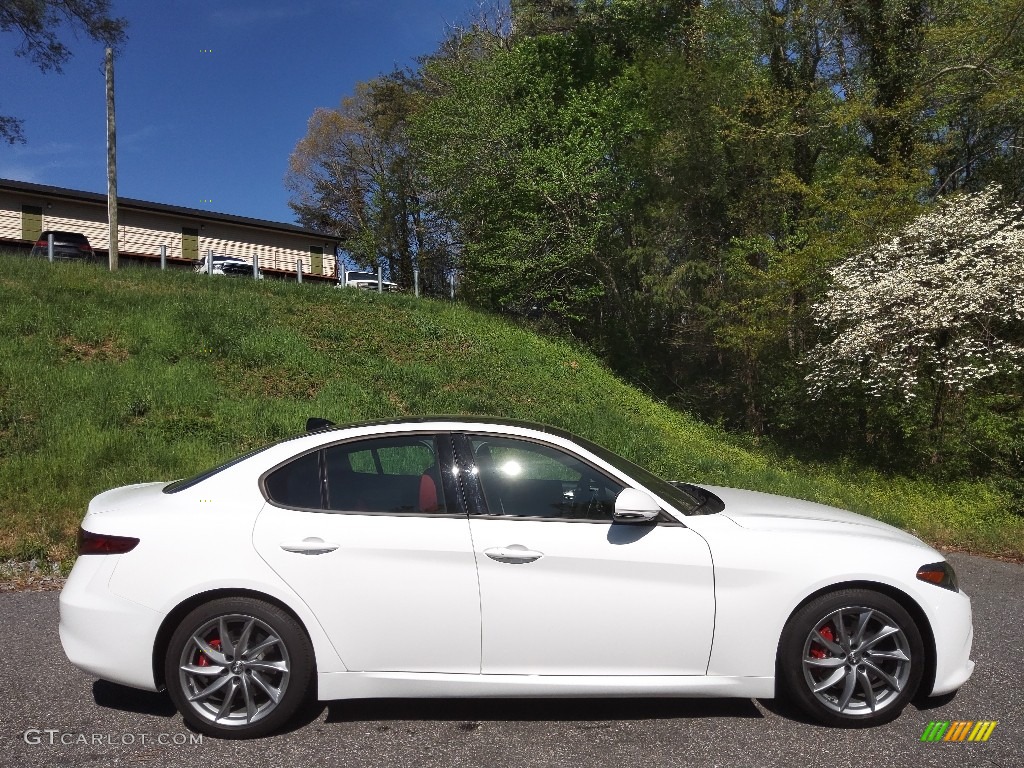 2022 Giulia Sprint - Alfa White / Black photo #5