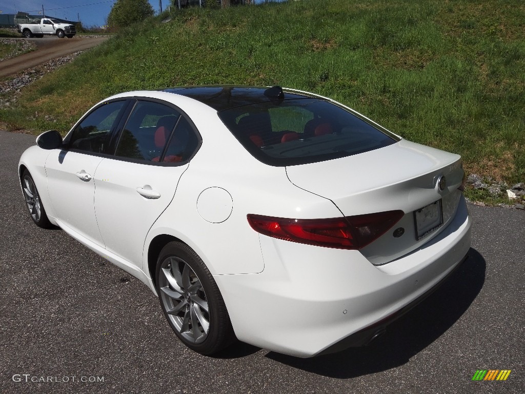 2022 Giulia Sprint - Alfa White / Black photo #8