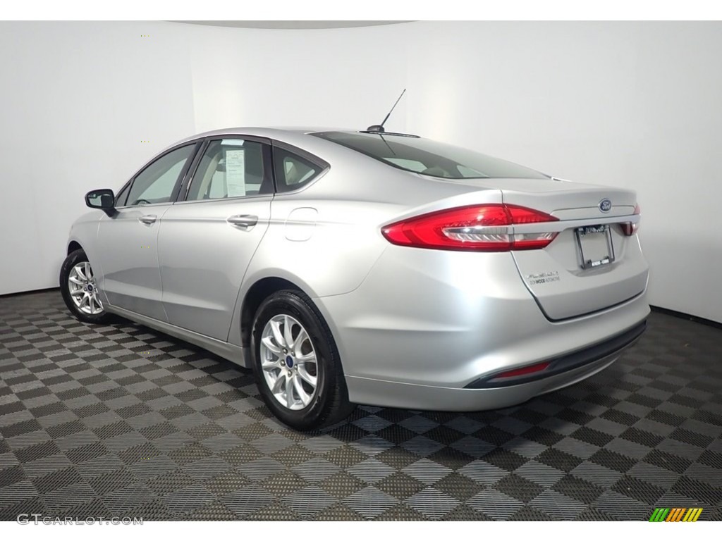 2018 Fusion S - Ingot Silver / Medium Light Stone photo #11