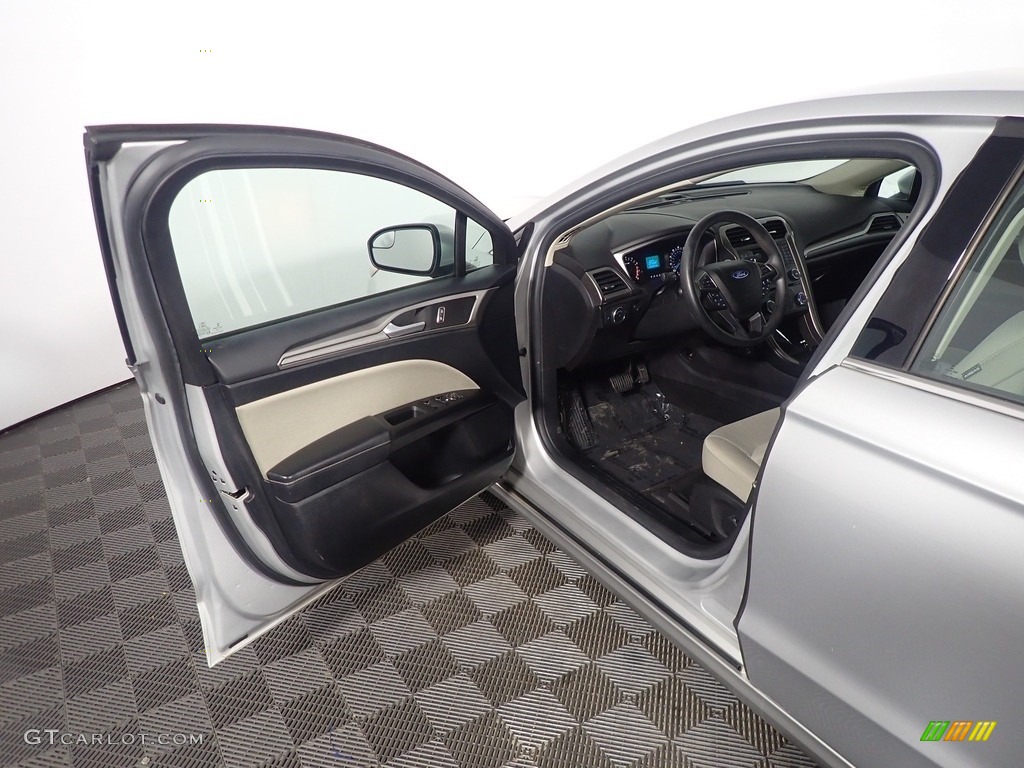 2018 Fusion S - Ingot Silver / Medium Light Stone photo #18