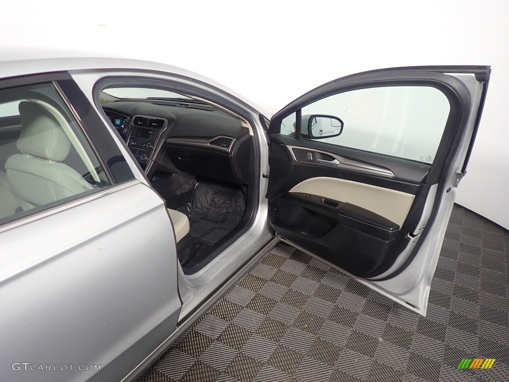2018 Fusion S - Ingot Silver / Medium Light Stone photo #36