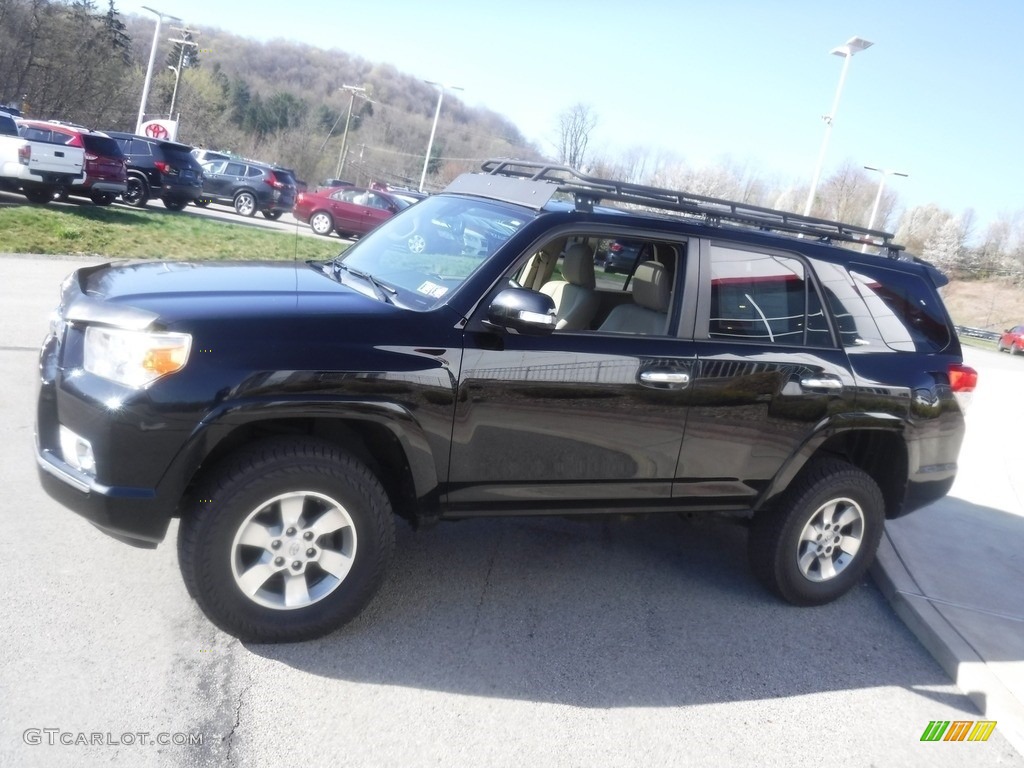 2013 4Runner SR5 4x4 - Black / Sand Beige Leather photo #14