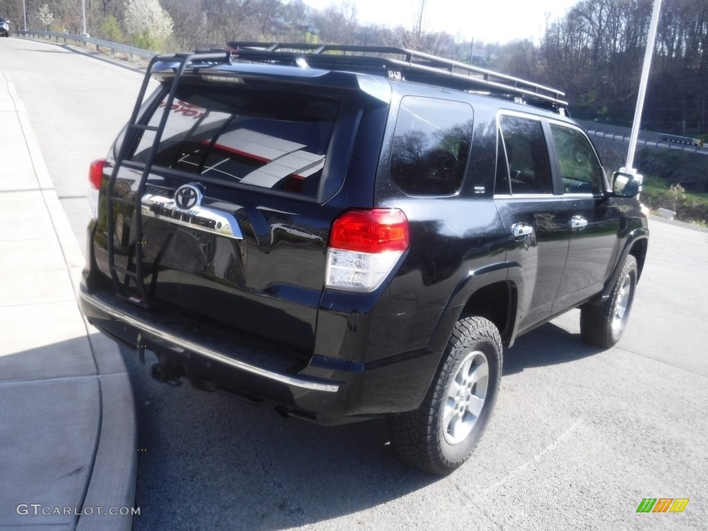 2013 4Runner SR5 4x4 - Black / Sand Beige Leather photo #17
