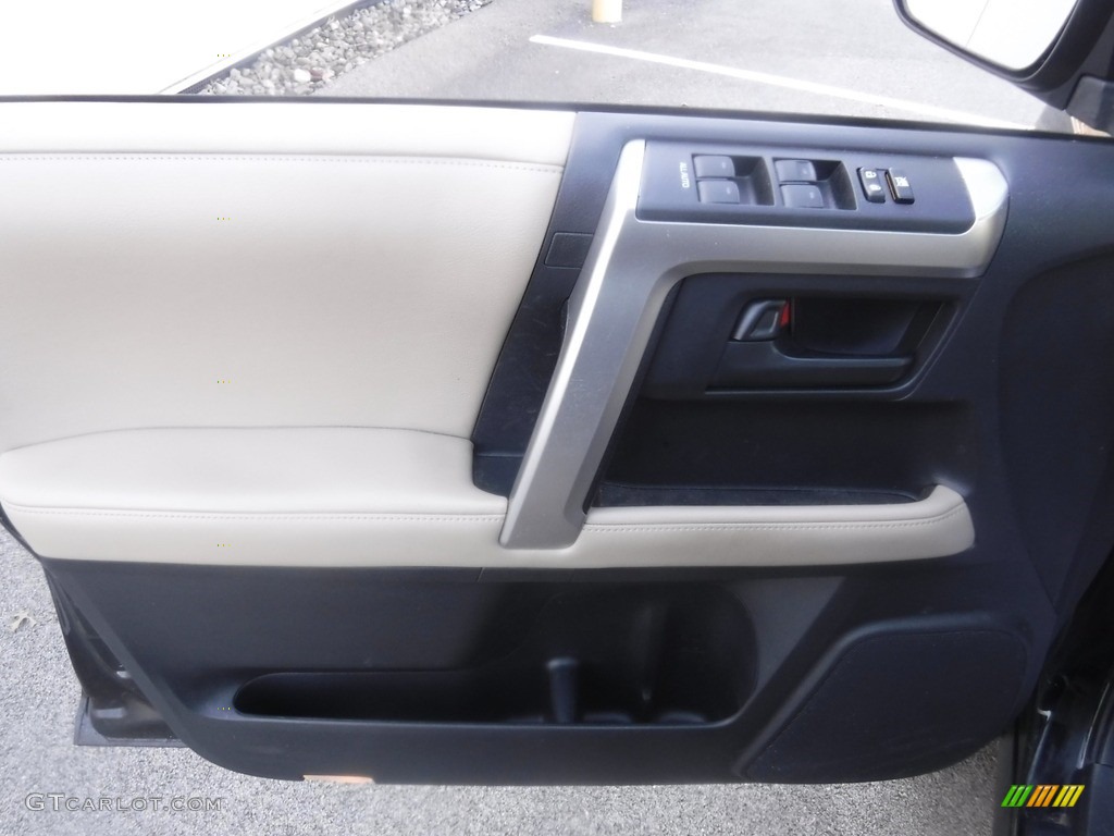 2013 4Runner SR5 4x4 - Black / Sand Beige Leather photo #19