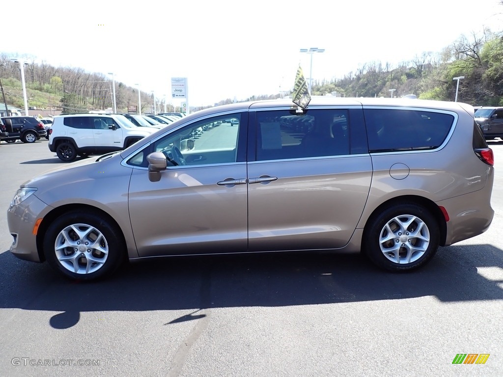 2018 Pacifica Touring Plus - Molten Silver / Black/Alloy photo #2