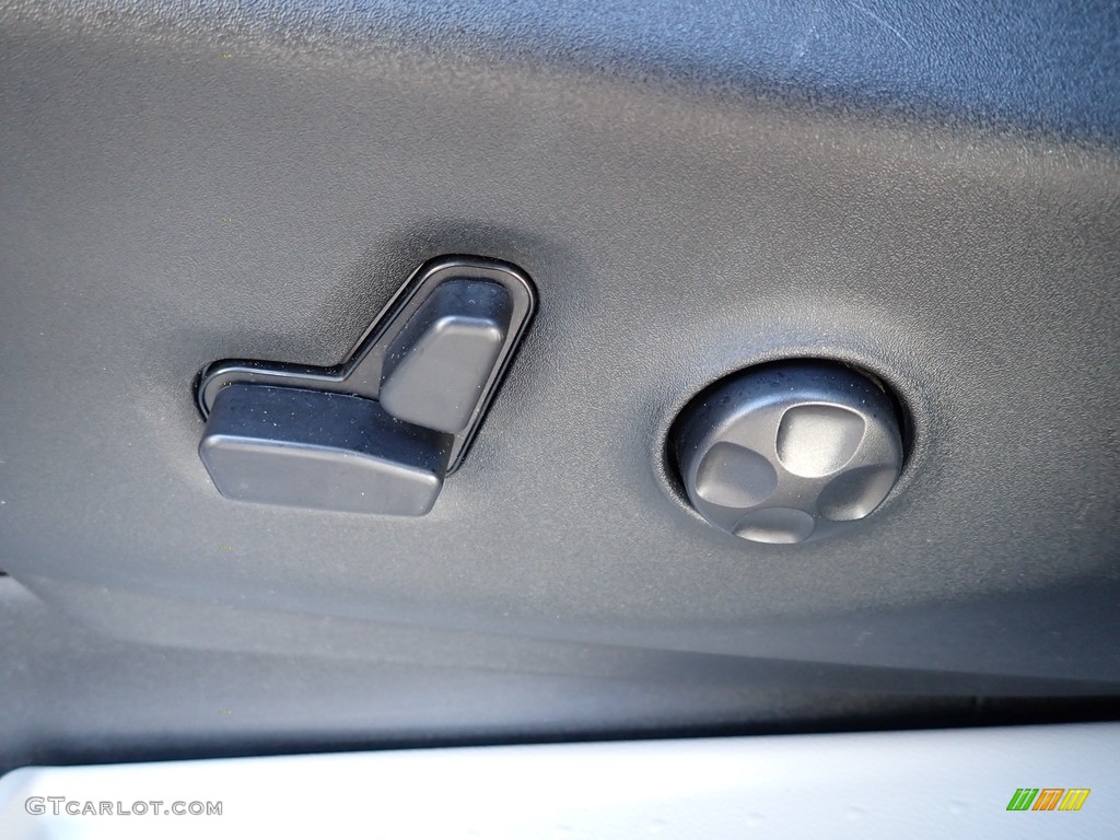 2018 Pacifica Touring Plus - Molten Silver / Black/Alloy photo #17