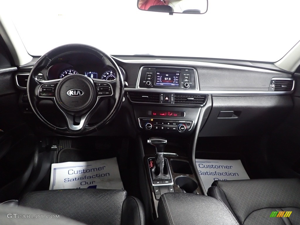 2016 Kia Optima EX Dashboard Photos