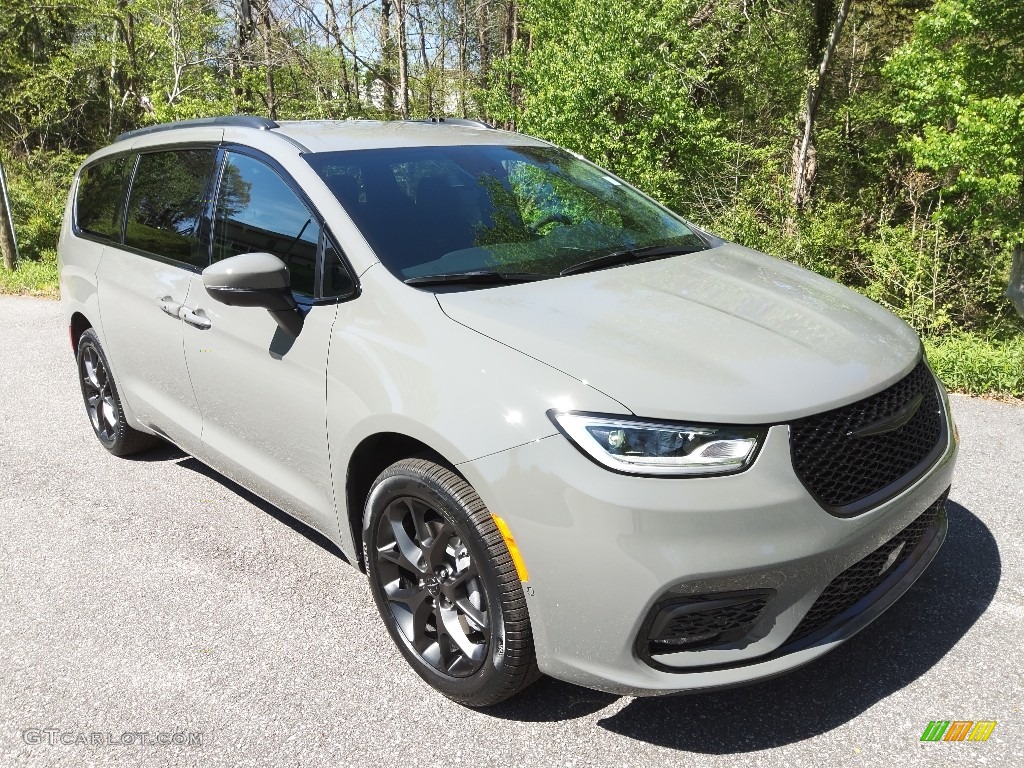 Ceramic Gray 2023 Chrysler Pacifica Touring L AWD Exterior Photo #145921630