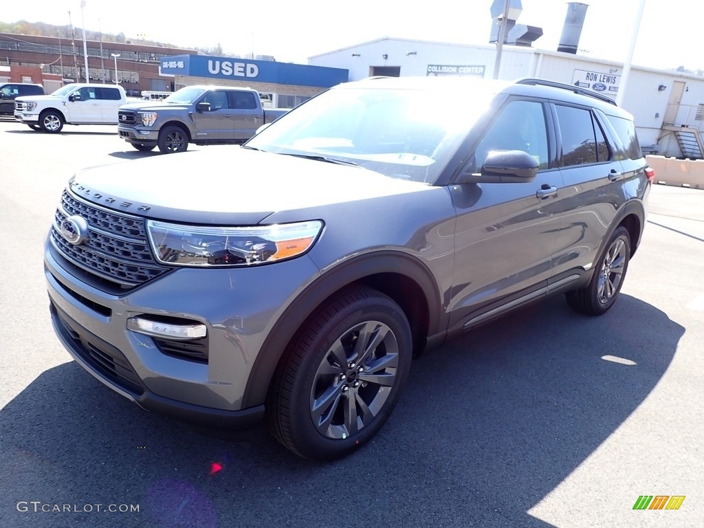 2023 Explorer XLT 4WD - Carbonized Gray Metallic / Ebony photo #4