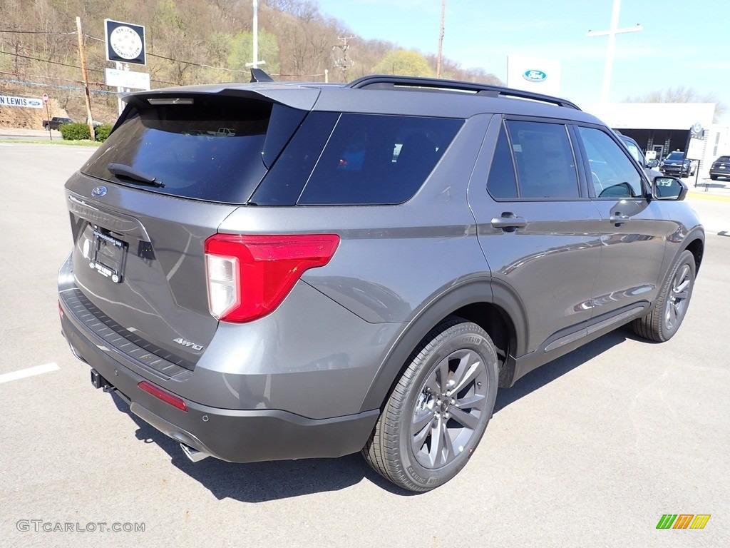 2023 Explorer XLT 4WD - Carbonized Gray Metallic / Ebony photo #8