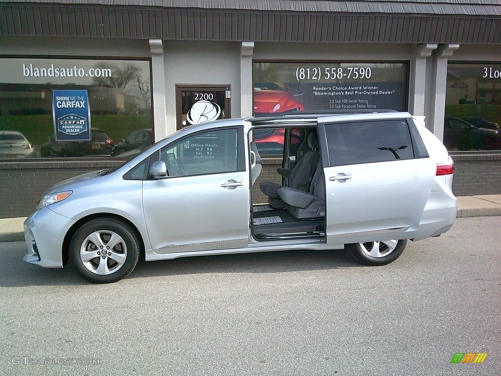 2020 Sienna LE - Celestial Silver Metallic / Ash photo #37