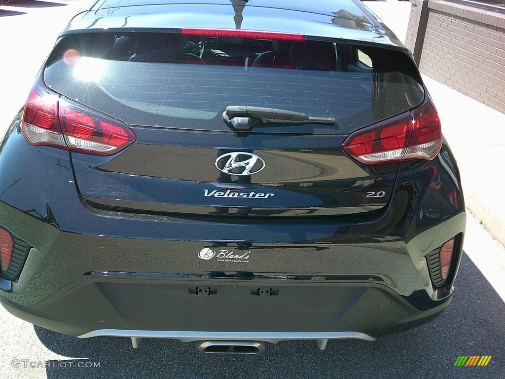 2020 Veloster 2.0 - Ultra Black / Black photo #5
