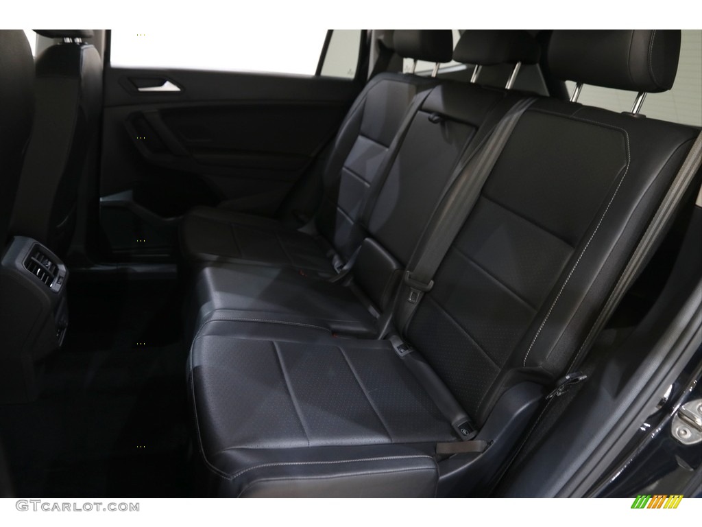 2019 Tiguan SE 4MOTION - Deep Black Pearl / Titan Black photo #17