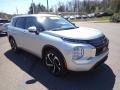 Front 3/4 View of 2022 Outlander ES S-AWC