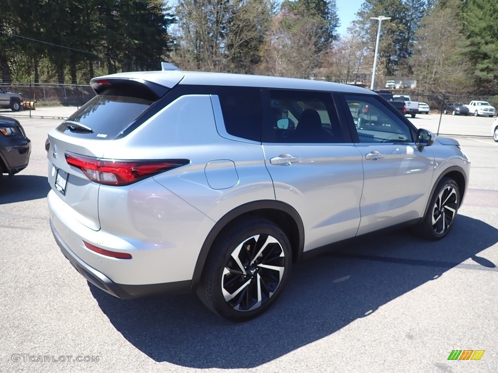 Alloy Silver 2022 Mitsubishi Outlander ES S-AWC Exterior Photo #145930505