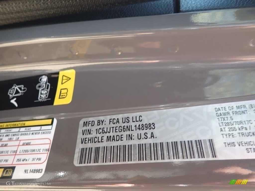 2022 Gladiator Mojave 4x4 - Sting-Gray / Black photo #20