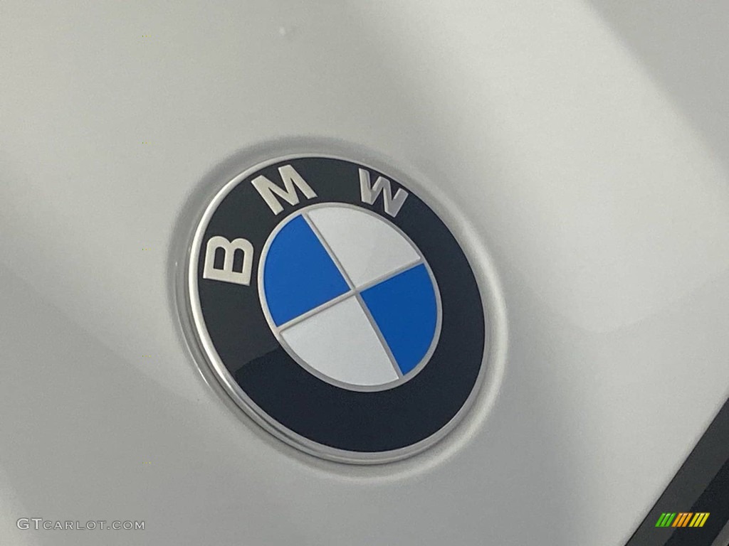 2023 BMW XM Standard XM Model Marks and Logos Photo #145936307