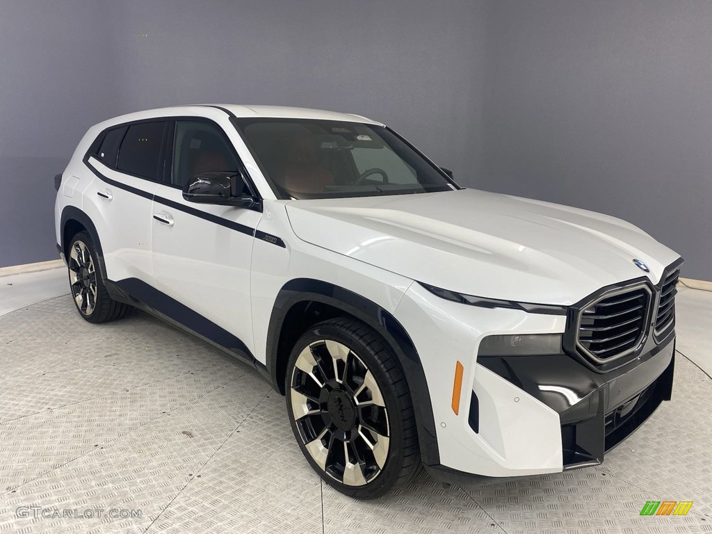Mineral White Metallic 2023 BMW XM Standard XM Model Exterior Photo #145936400