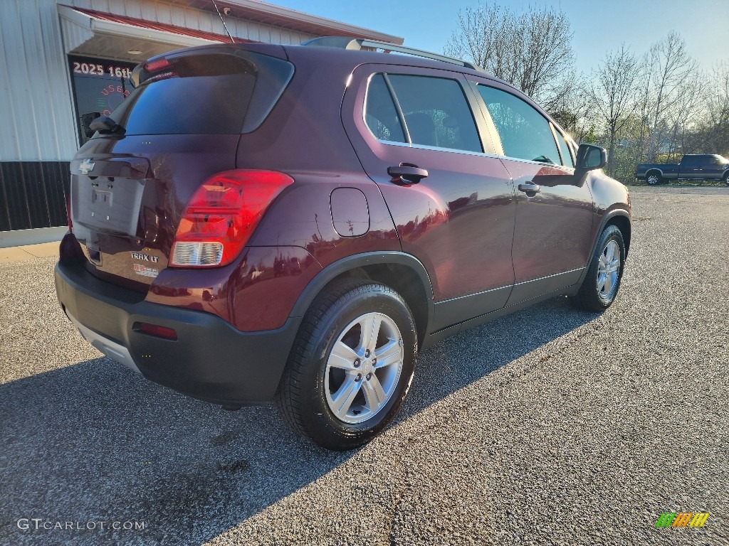 2016 Trax LT - Crimson Metallic / Jet Black/Light Titanium photo #3