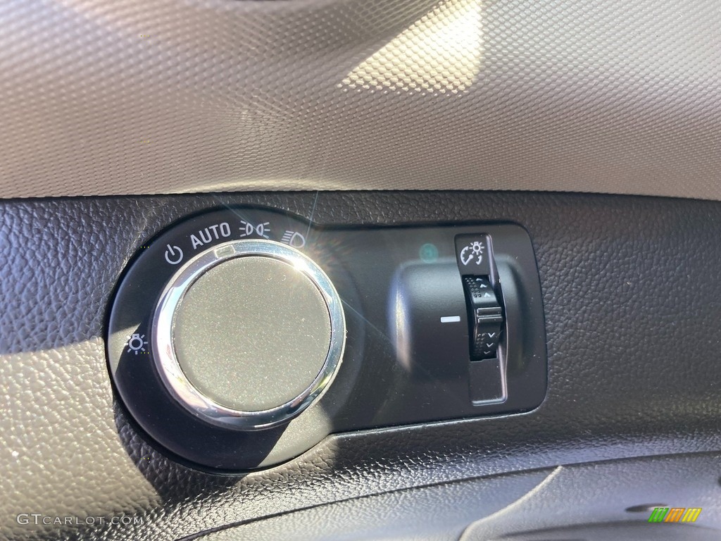 2017 Sonic LT Hatchback - Summit White / Jet Black/Dark Titanium photo #22