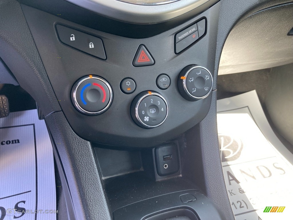 2017 Sonic LT Hatchback - Summit White / Jet Black/Dark Titanium photo #26