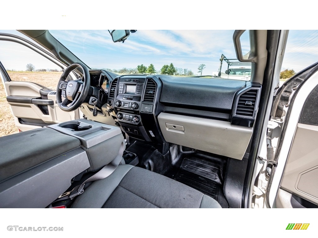 2016 F150 XLT SuperCab - Oxford White / Medium Earth Gray photo #22