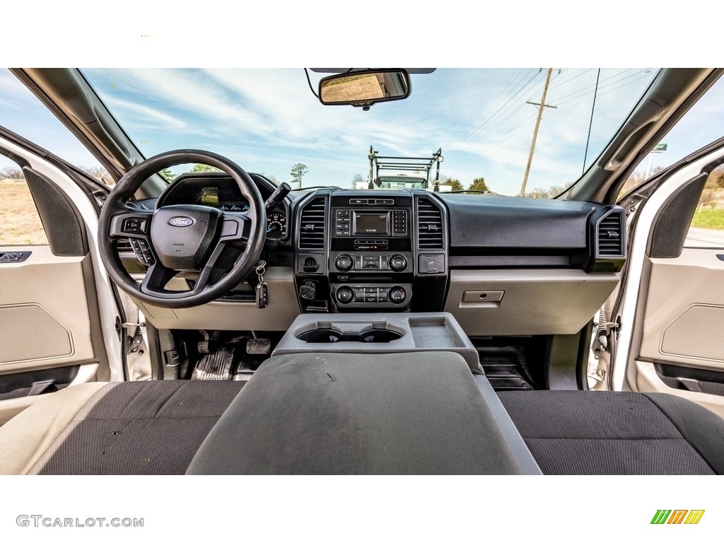 2016 F150 XLT SuperCab - Oxford White / Medium Earth Gray photo #25