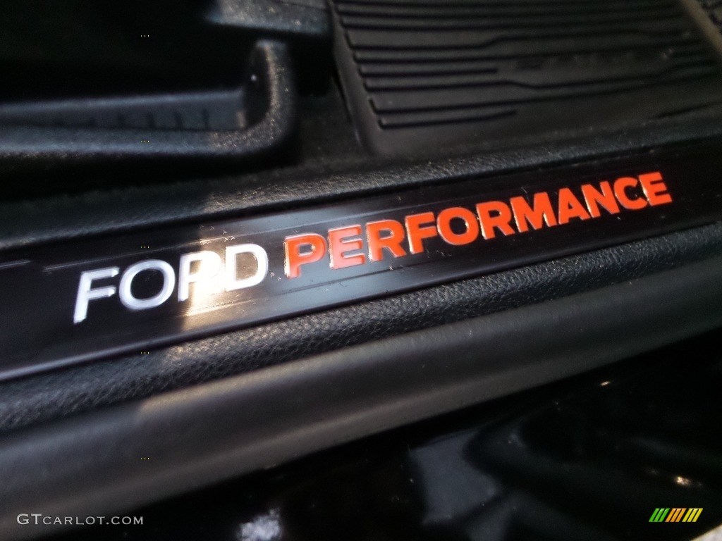 2019 Edge ST AWD - Agate Black / Ebony photo #14