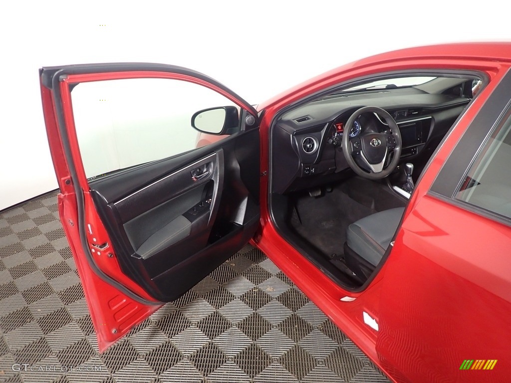 2019 Corolla LE - Barcelona Red Metallic / Black photo #16