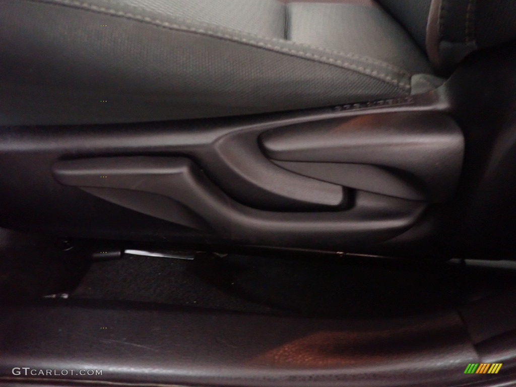 2019 Corolla LE - Barcelona Red Metallic / Black photo #19
