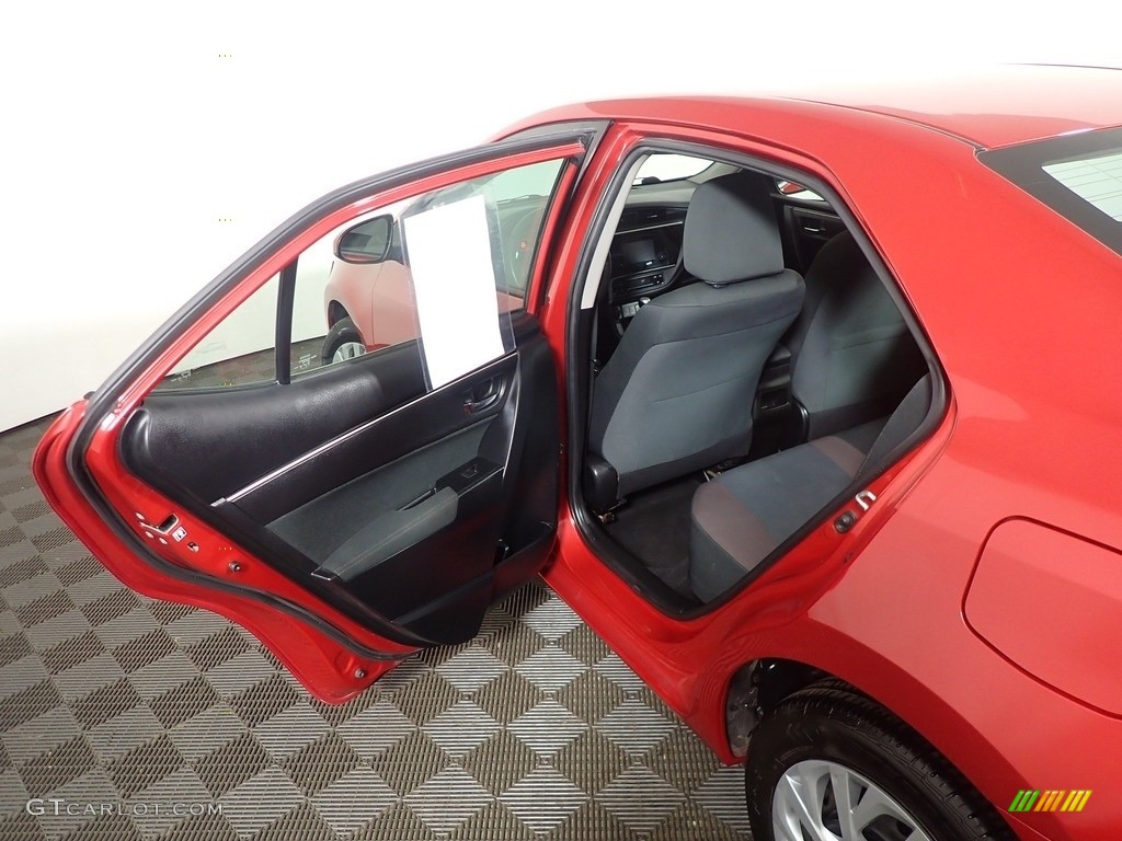 2019 Corolla LE - Barcelona Red Metallic / Black photo #30
