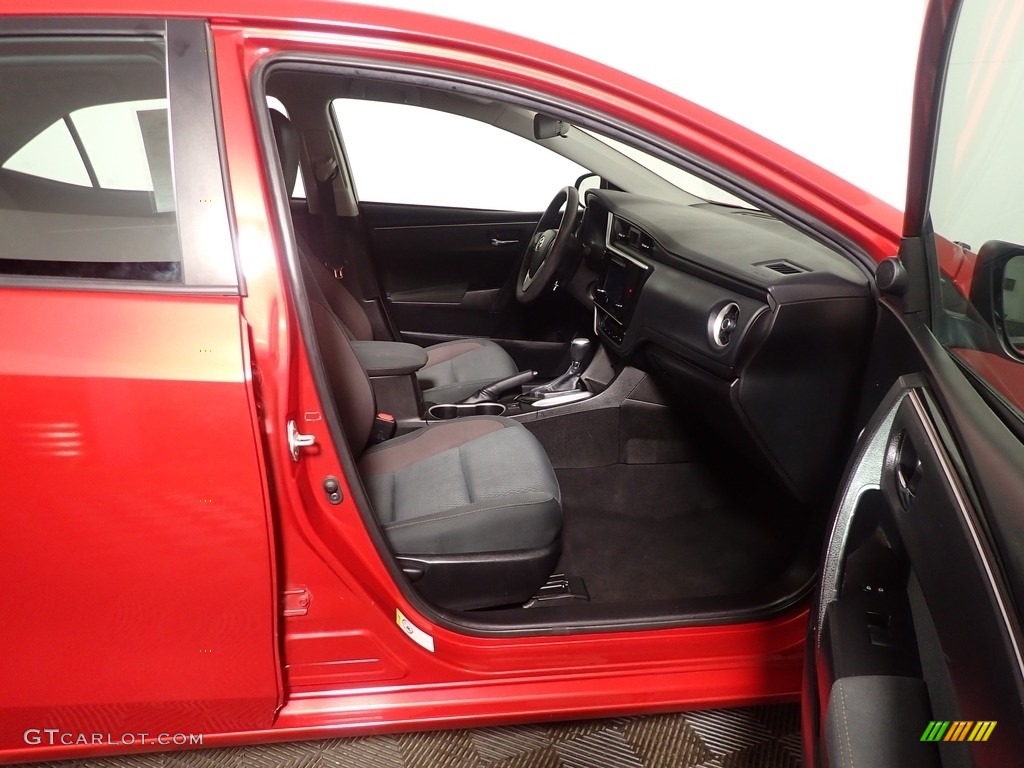 2019 Corolla LE - Barcelona Red Metallic / Black photo #35