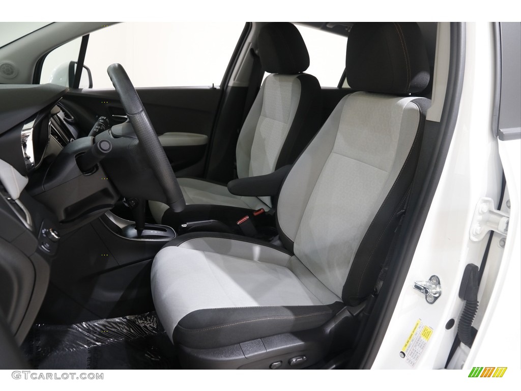 2022 Trax LS AWD - Summit White / Jet Black photo #5
