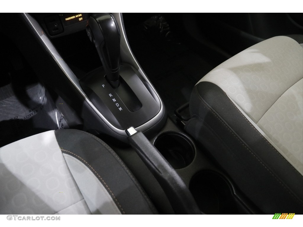 2022 Trax LS AWD - Summit White / Jet Black photo #13