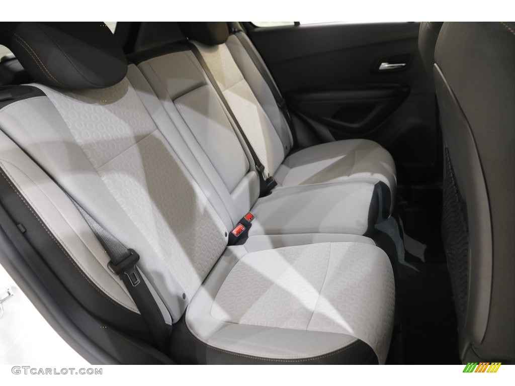 2022 Trax LS AWD - Summit White / Jet Black photo #15