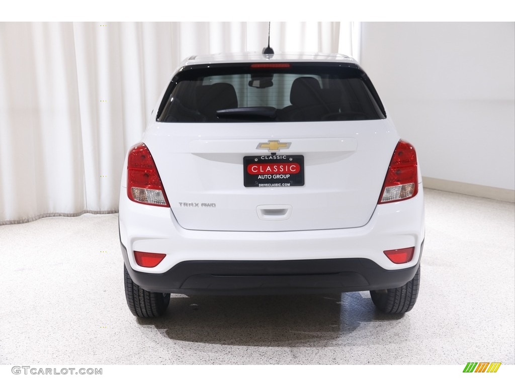 2022 Trax LS AWD - Summit White / Jet Black photo #17