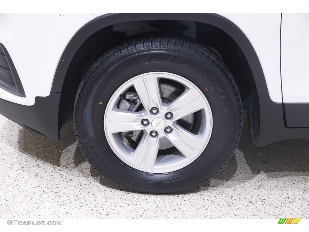 2022 Trax LS AWD - Summit White / Jet Black photo #19
